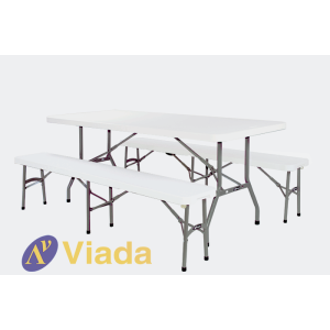 Conjunto de mesa y bancos de plástico